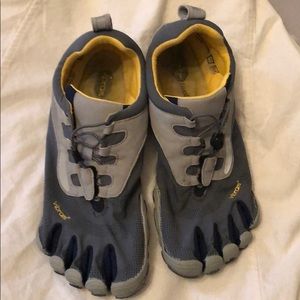 Men’s Gray Vibram Shoes Size 44